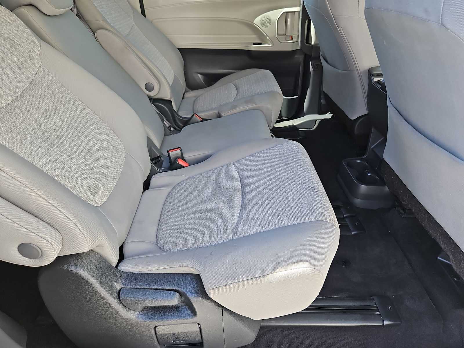 Thumbnail: 2023 Toyota Sienna - 18