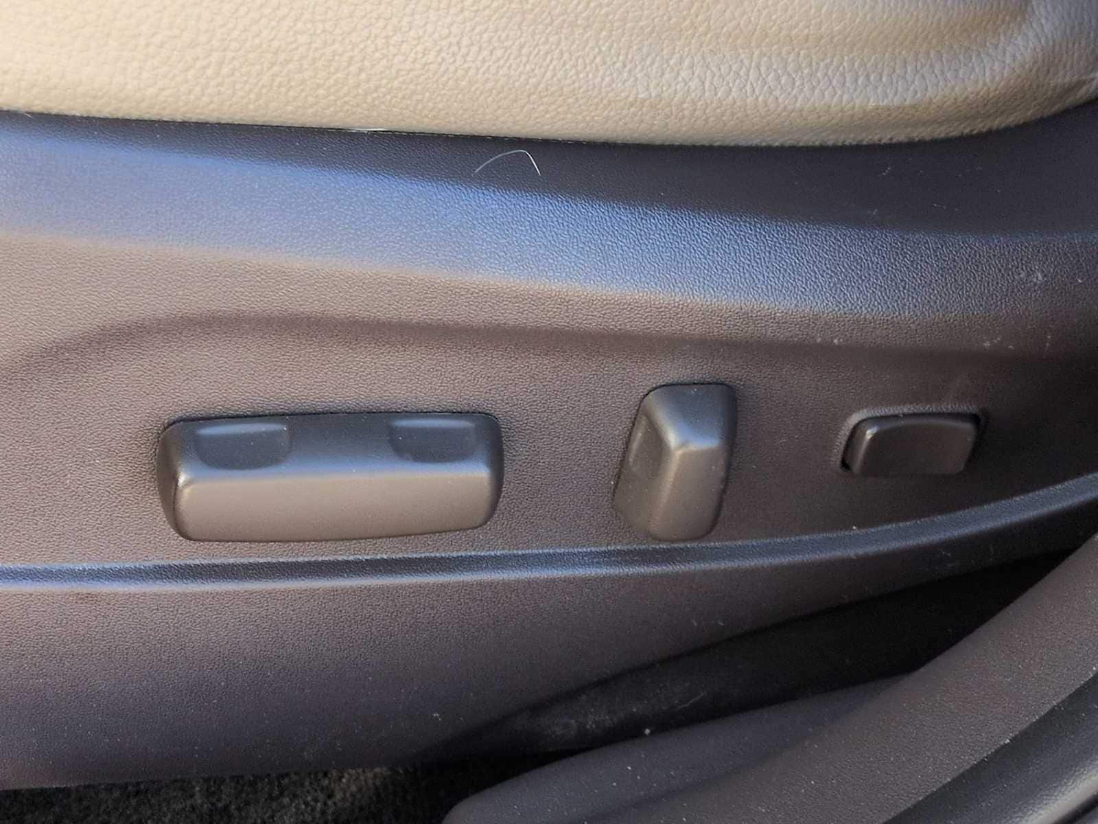 Thumbnail: 2014 Hyundai Tucson - 18