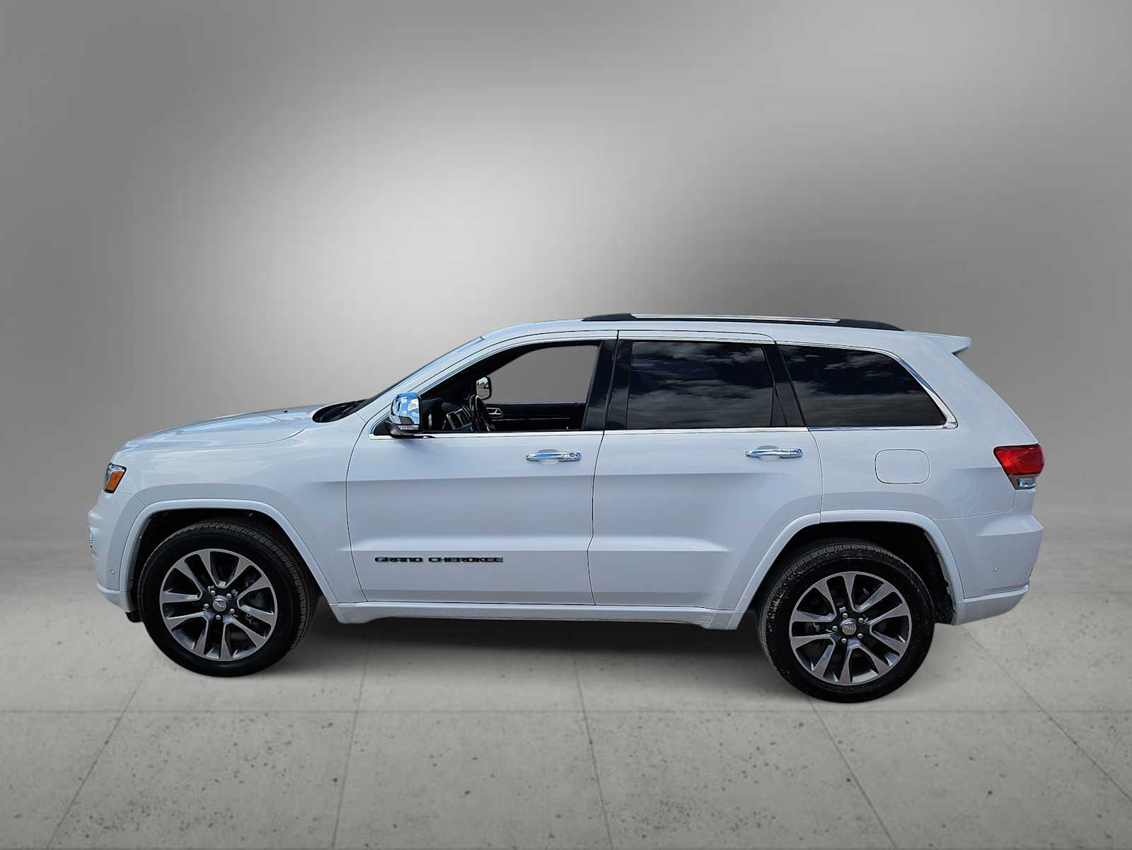 Thumbnail: 2017 Jeep Grand Cherokee - 5