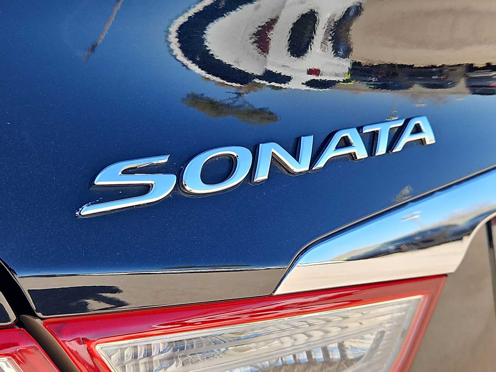 Thumbnail: 2012 Hyundai Sonata - 12