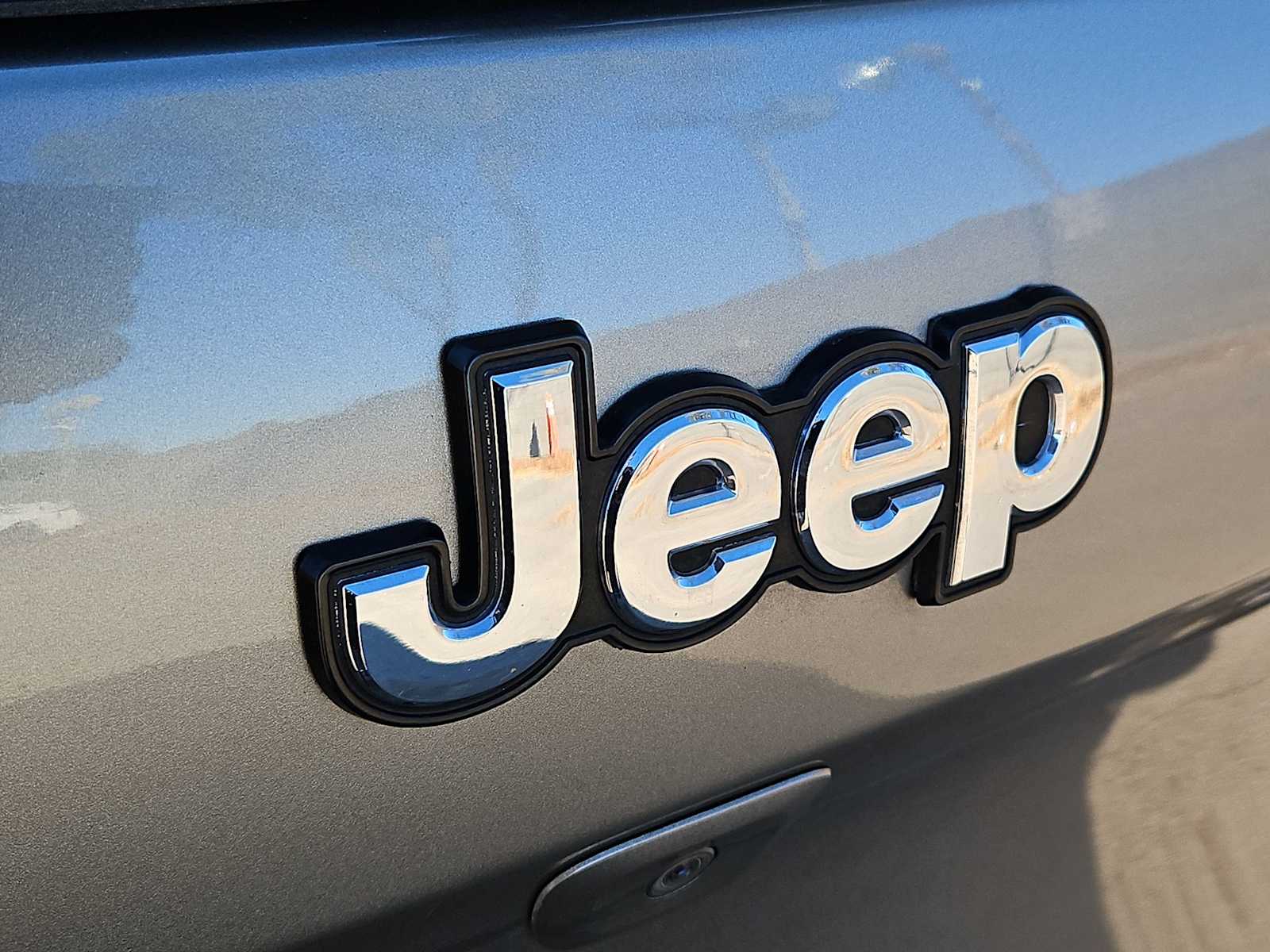 Thumbnail: 2017 Jeep Cherokee - 12