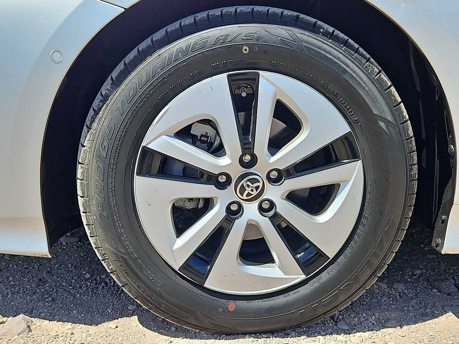 Thumbnail: 2018 Toyota Prius - 13