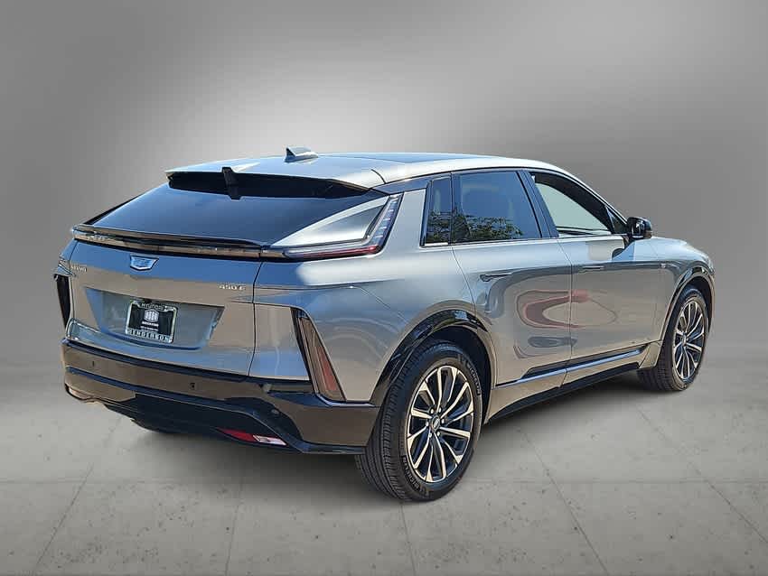 Thumbnail: 2024 Cadillac Lyriq - 8