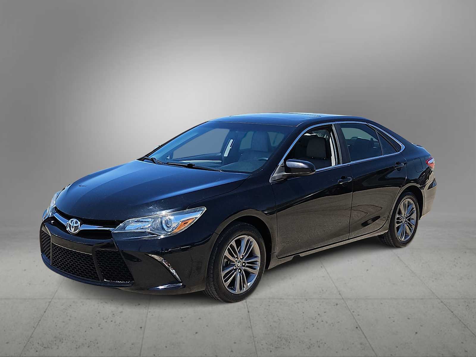 Thumbnail: 2015 Toyota Camry - 4