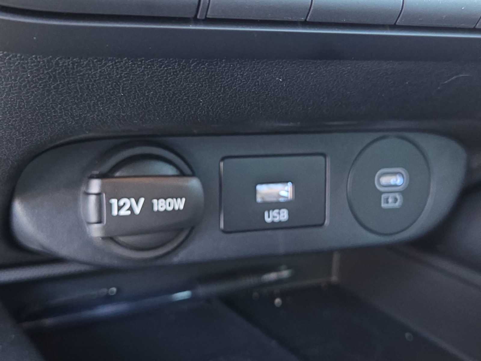 Thumbnail: 2025 Hyundai Elantra - 32