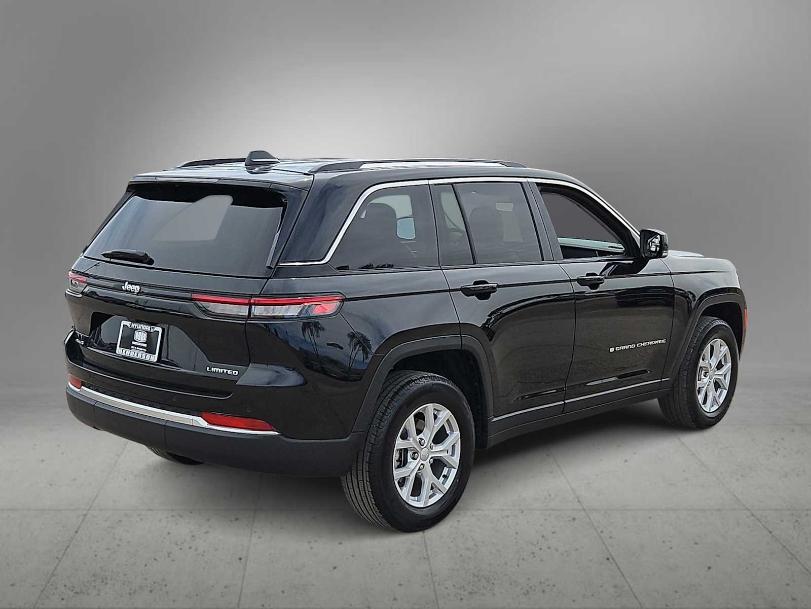 Thumbnail: 2023 Jeep Grand Cherokee - 8