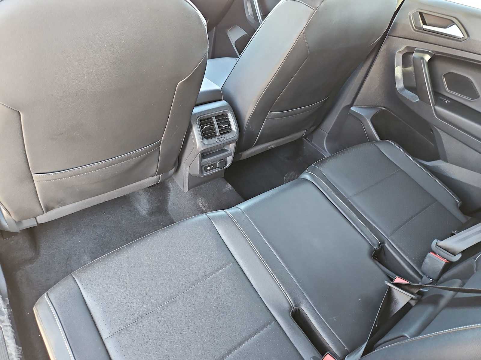 Thumbnail: 2021 Volkswagen Tiguan - 19