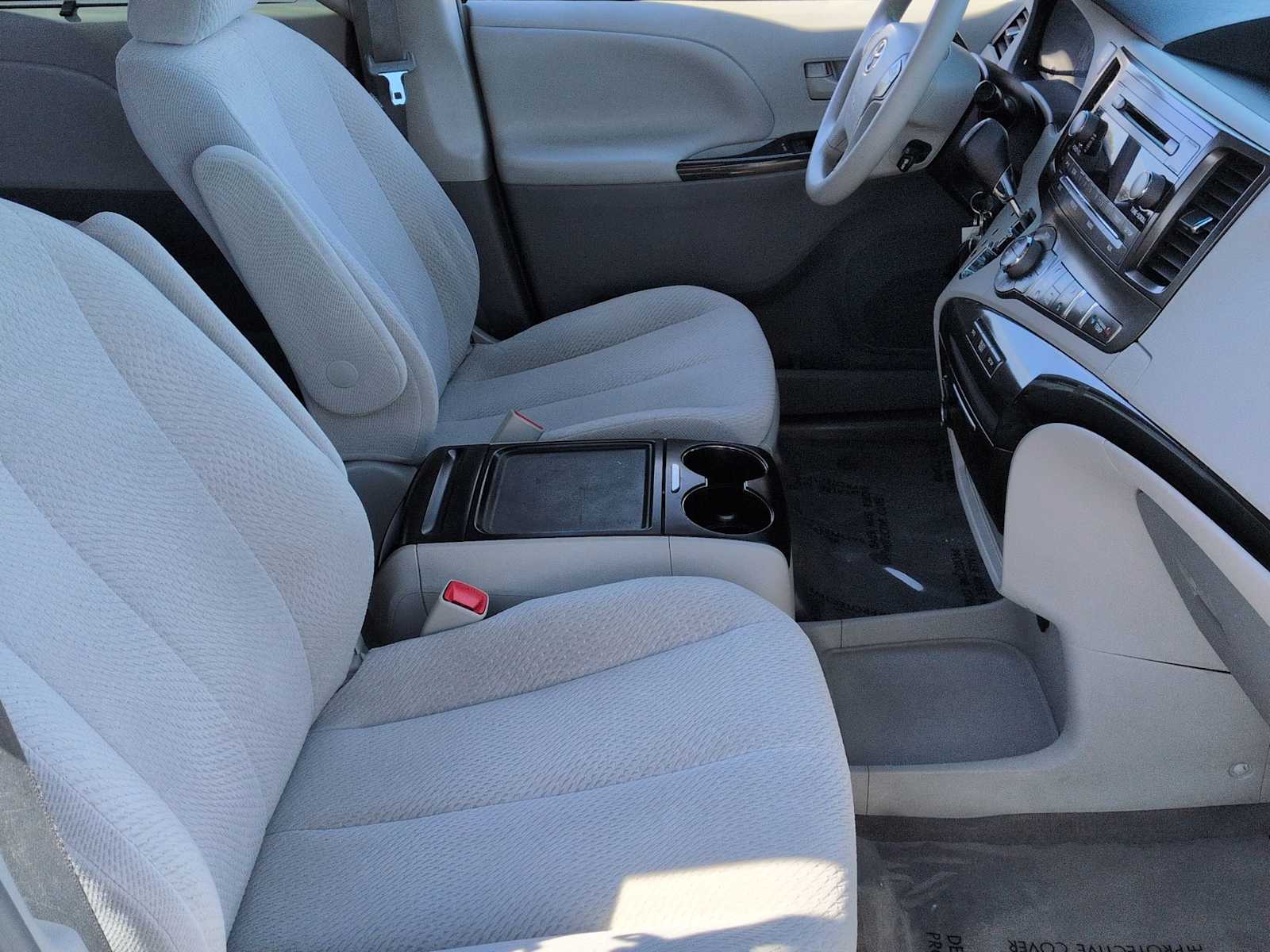 Thumbnail: 2013 Toyota Sienna - 22