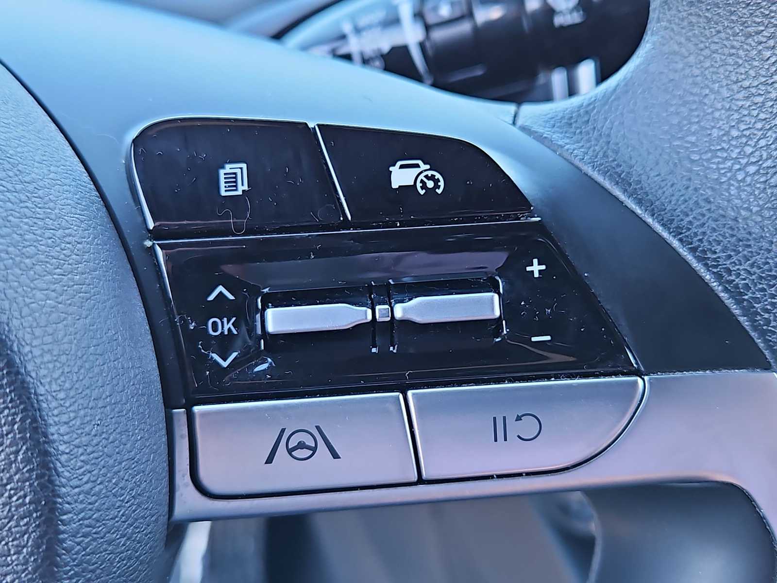 Thumbnail: 2023 Hyundai Santa Cruz - 24