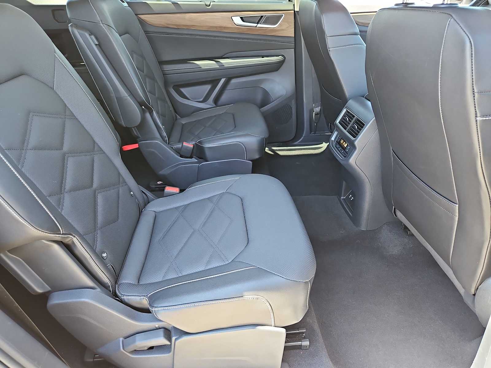 Thumbnail: 2024 Volkswagen Atlas - 20