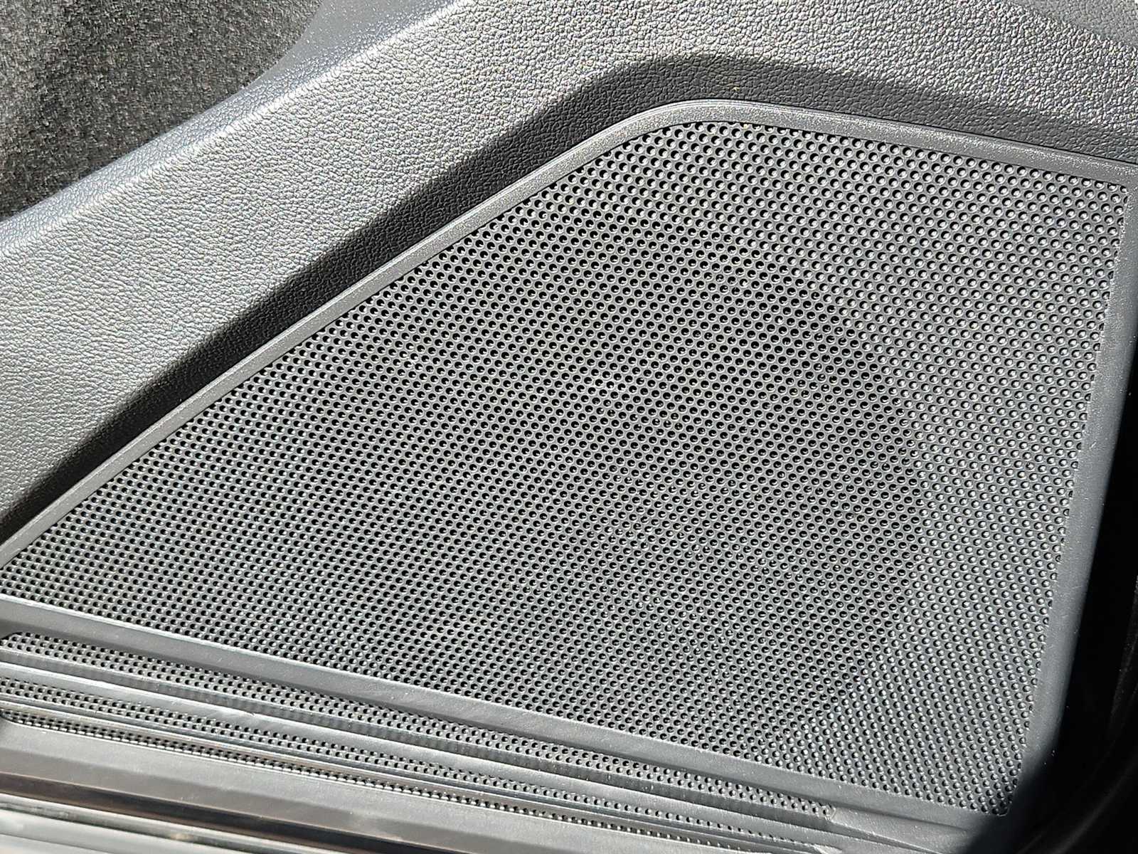 Thumbnail: 2021 Volkswagen Tiguan - 31