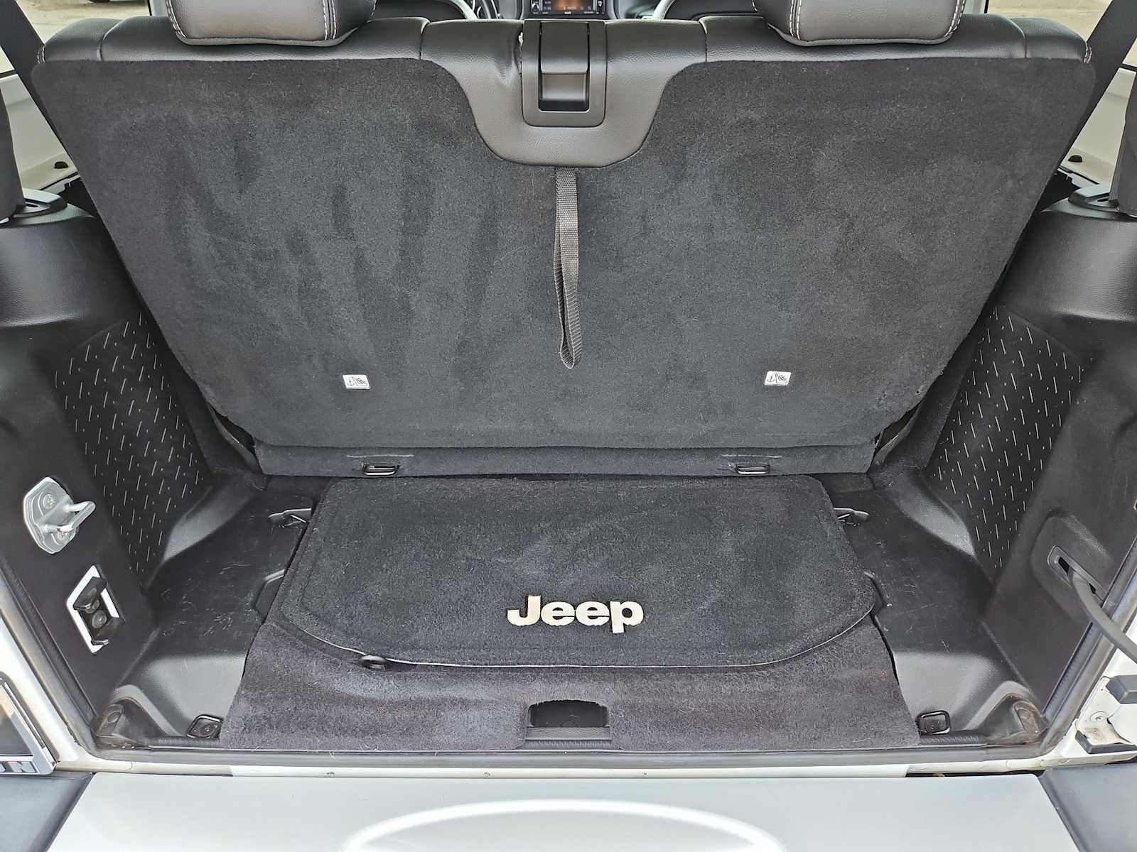 Thumbnail: 2015 Jeep Wrangler - 30