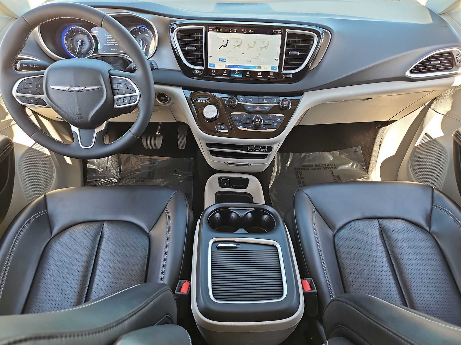 Thumbnail: 2023 Chrysler Pacifica - 16