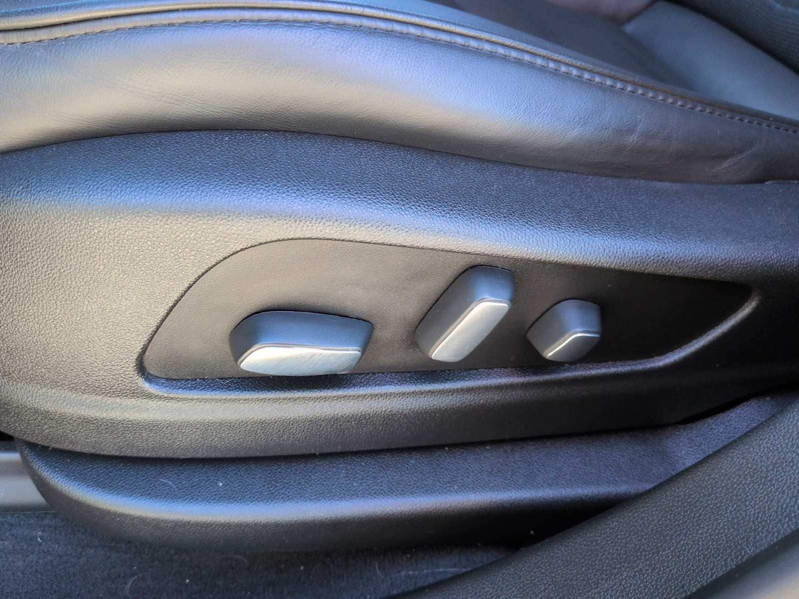 Thumbnail: 2018 Cadillac XT5 - 18