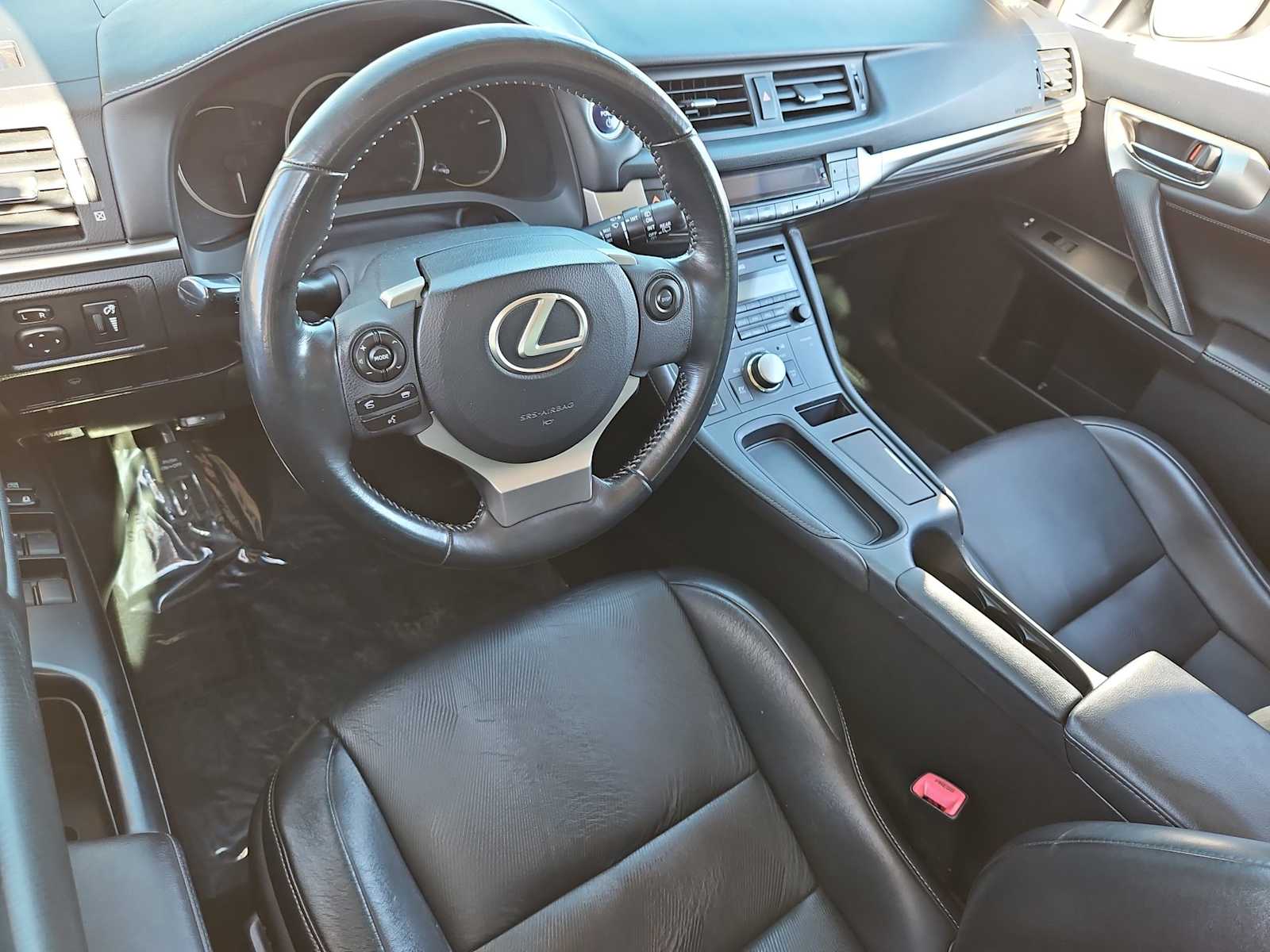 Thumbnail: 2015 Lexus CT - 10