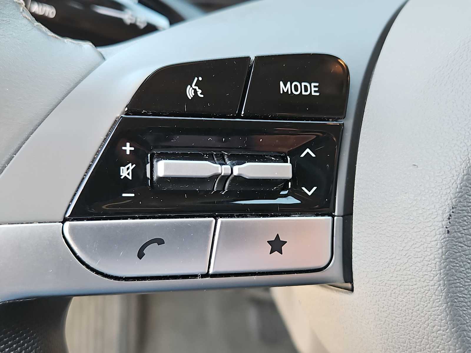 Thumbnail: 2025 Hyundai Elantra - 24