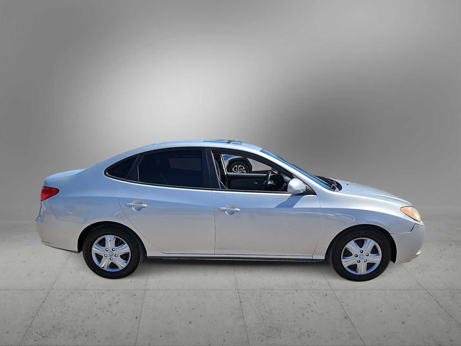 Thumbnail: 2010 Hyundai Elantra - 9