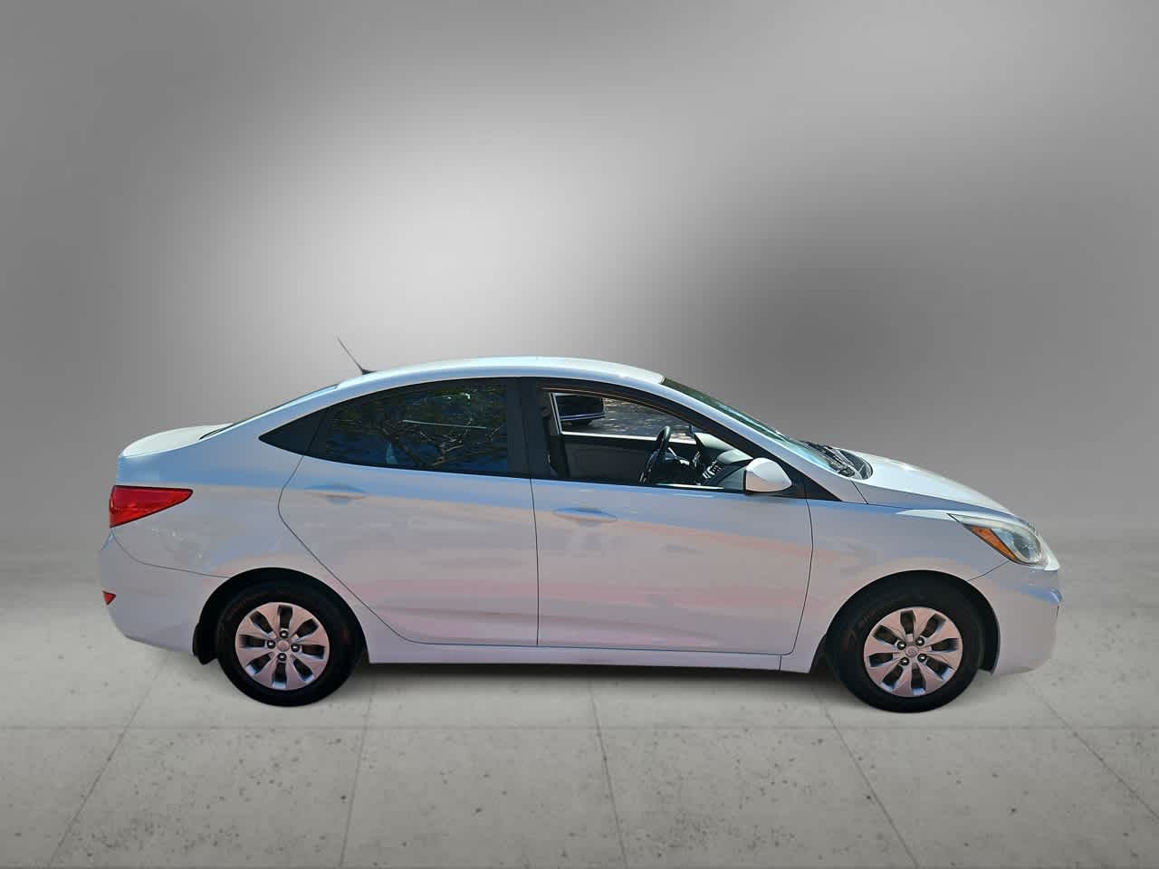 Thumbnail: 2016 Hyundai Accent - 9