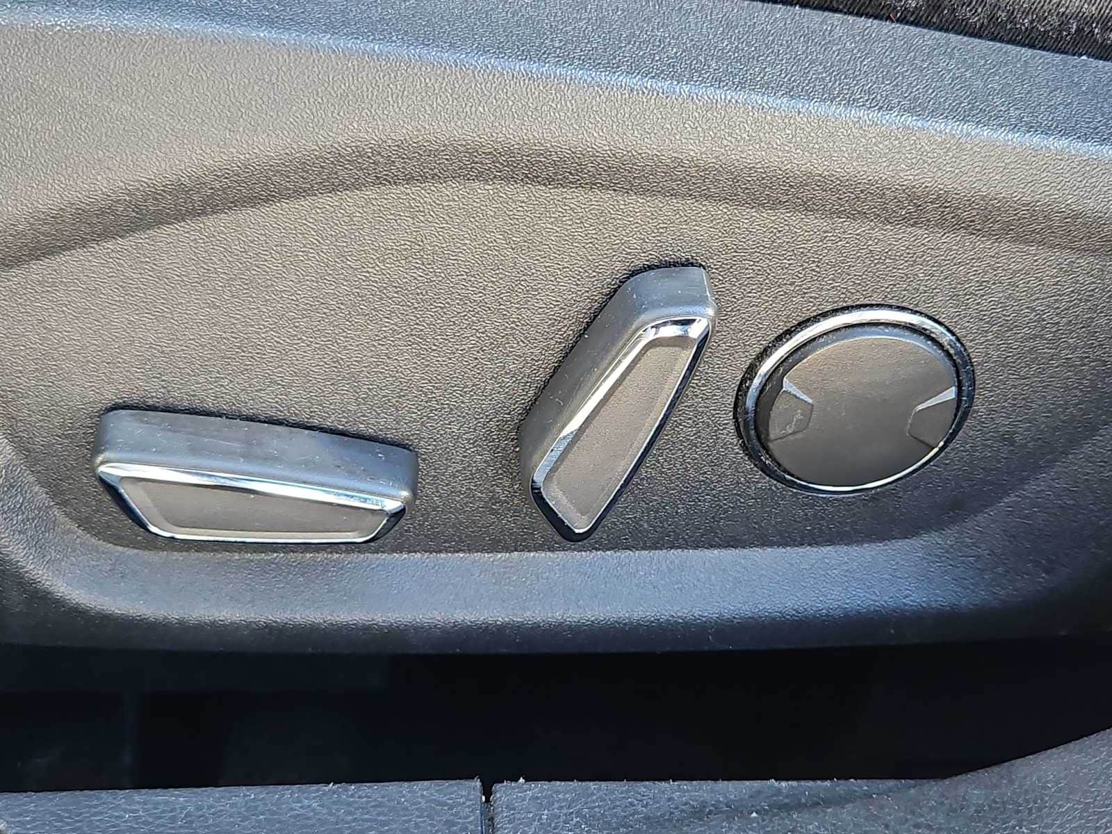 Thumbnail: 2016 Ford Fusion - 17