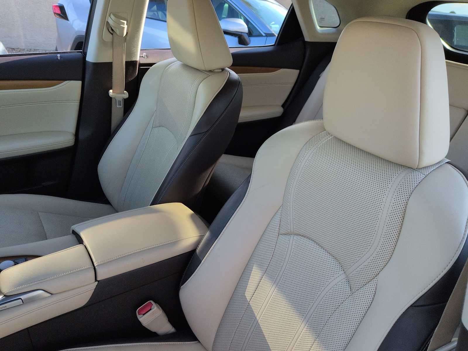 Thumbnail: 2017 Lexus RX - 16