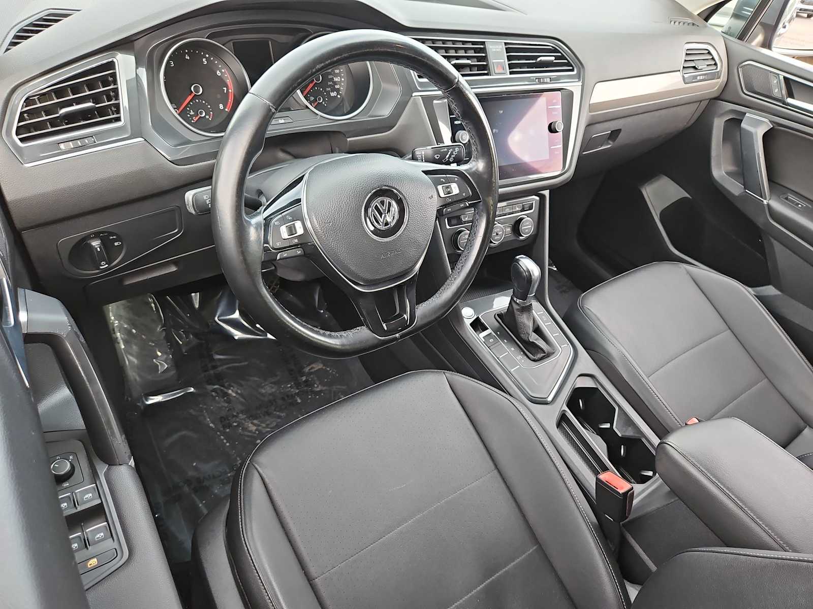 Thumbnail: 2018 Volkswagen Tiguan - 10