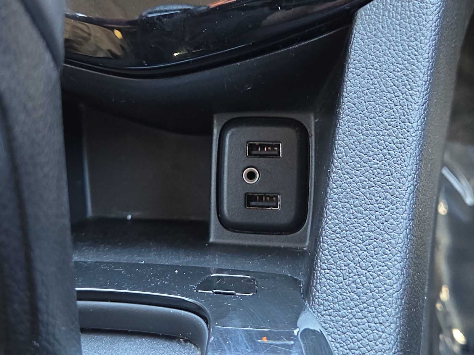 Thumbnail: 2017 Chevrolet Sonic - 31