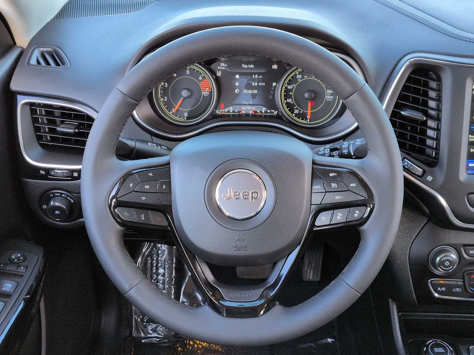 Thumbnail: 2023 Jeep Cherokee - 23