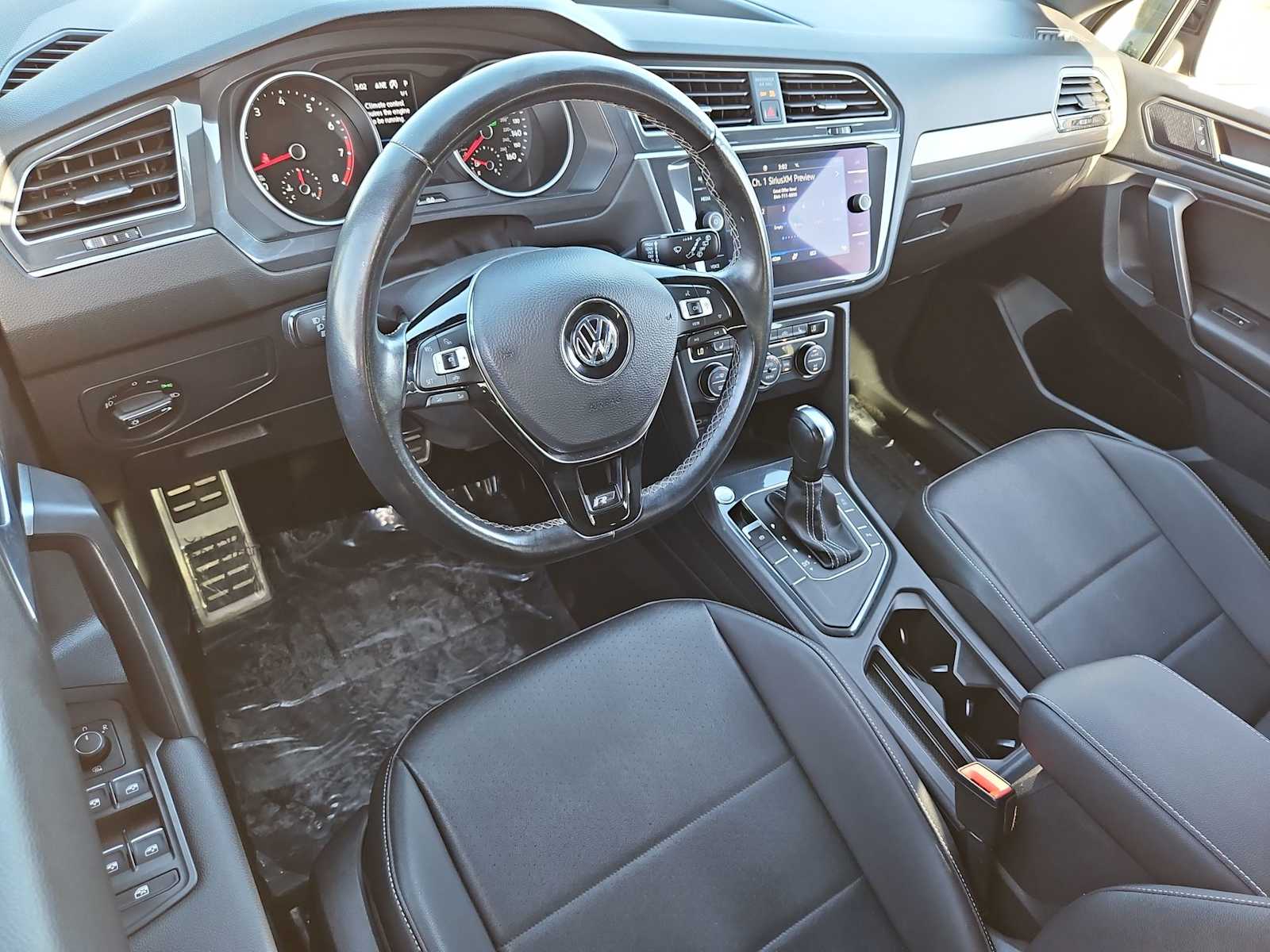 Thumbnail: 2021 Volkswagen Tiguan - 10