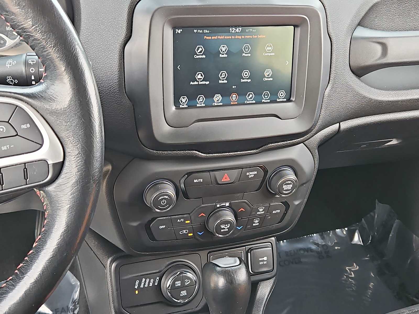 Thumbnail: 2018 Jeep Renegade - 27