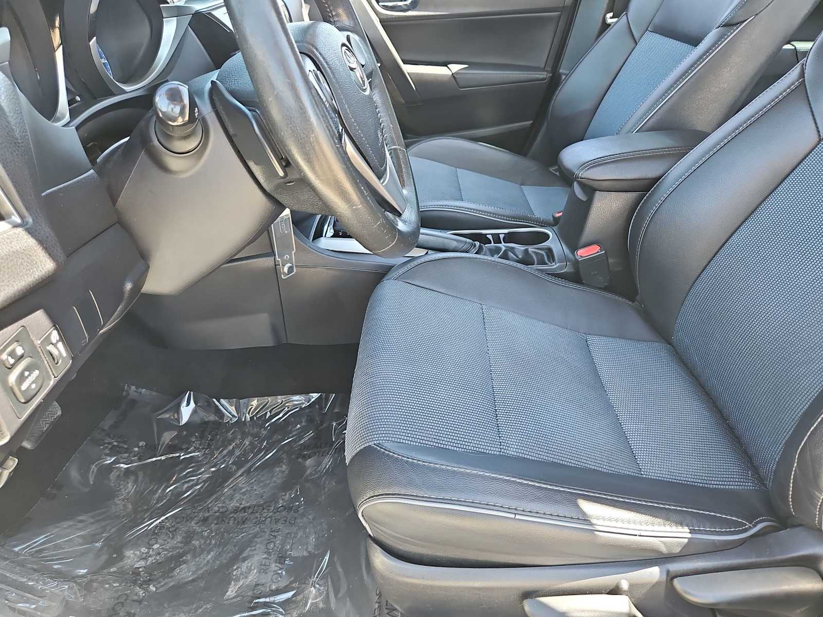 Thumbnail: 2016 Toyota Corolla - 16