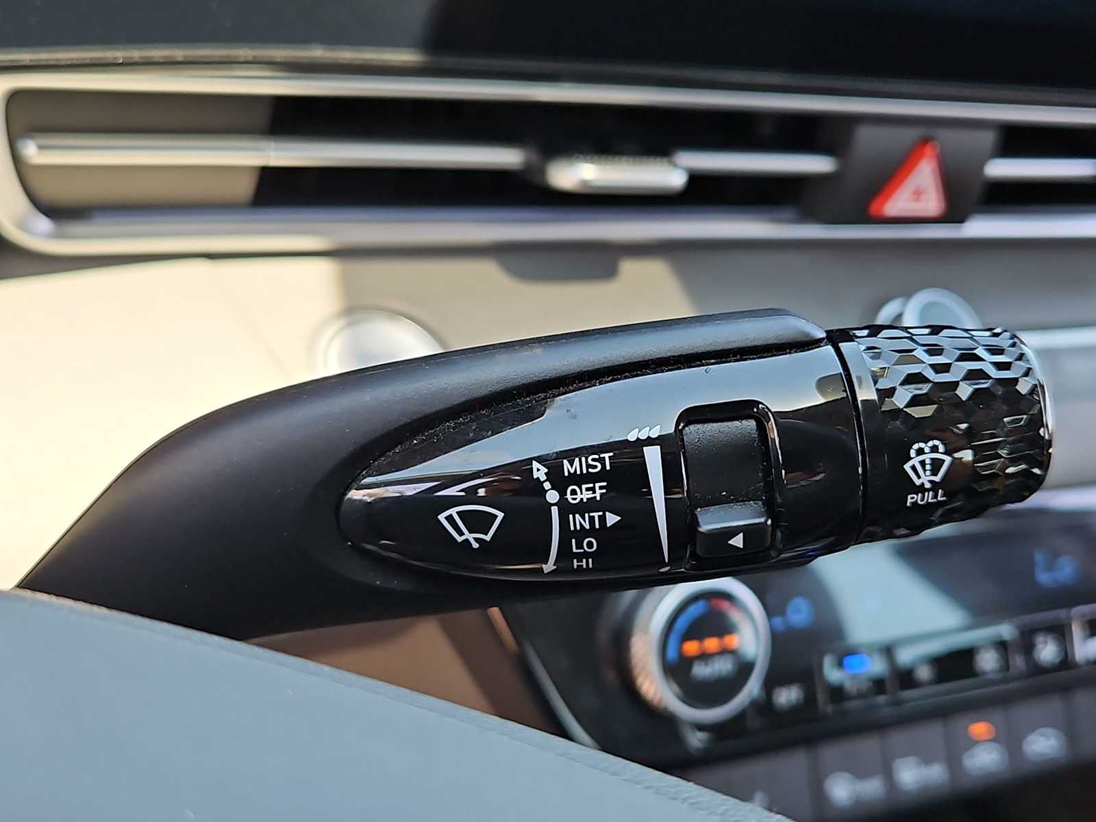 Thumbnail: 2025 Hyundai Elantra - 25