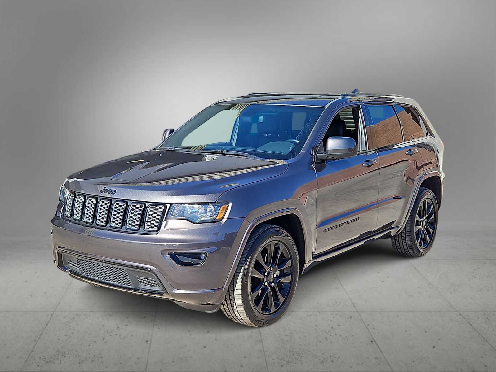 Thumbnail: 2018 Jeep Grand Cherokee - 4