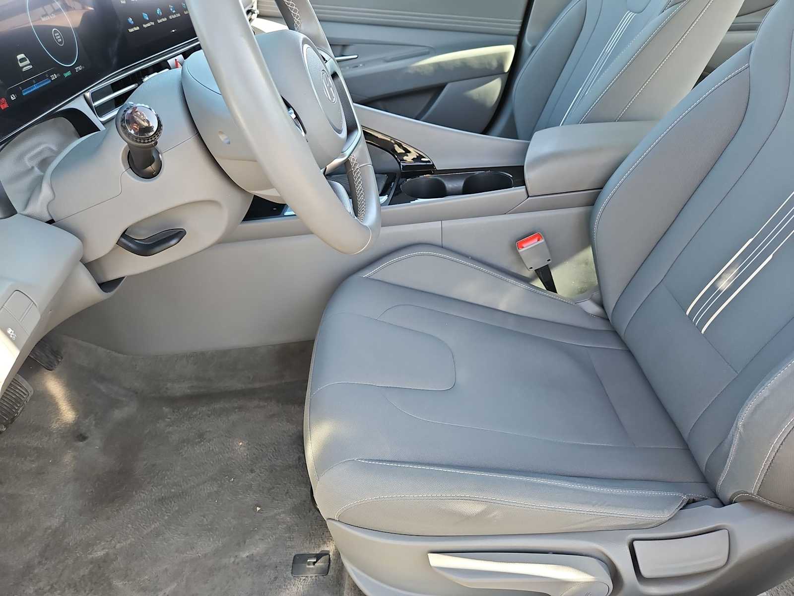 Thumbnail: 2025 Hyundai Elantra - 16