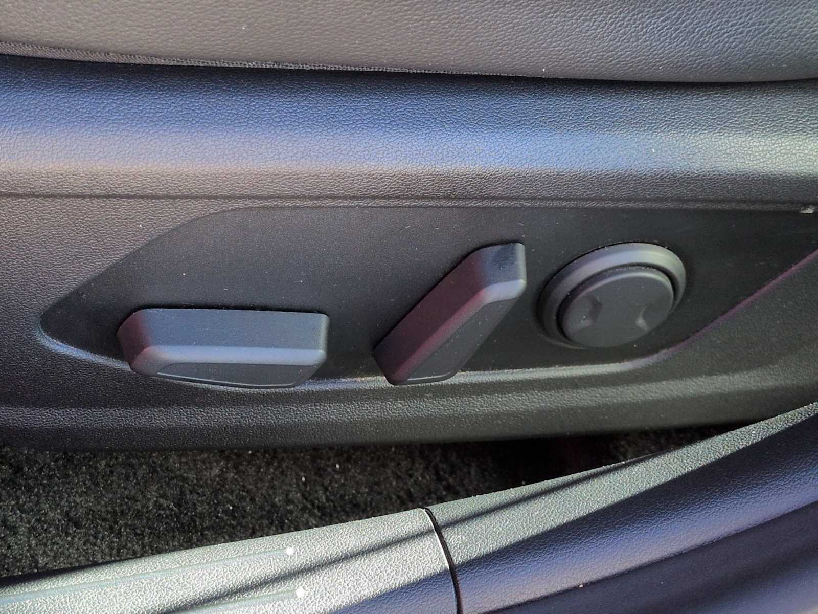 Thumbnail: 2022 Hyundai Elantra - 18