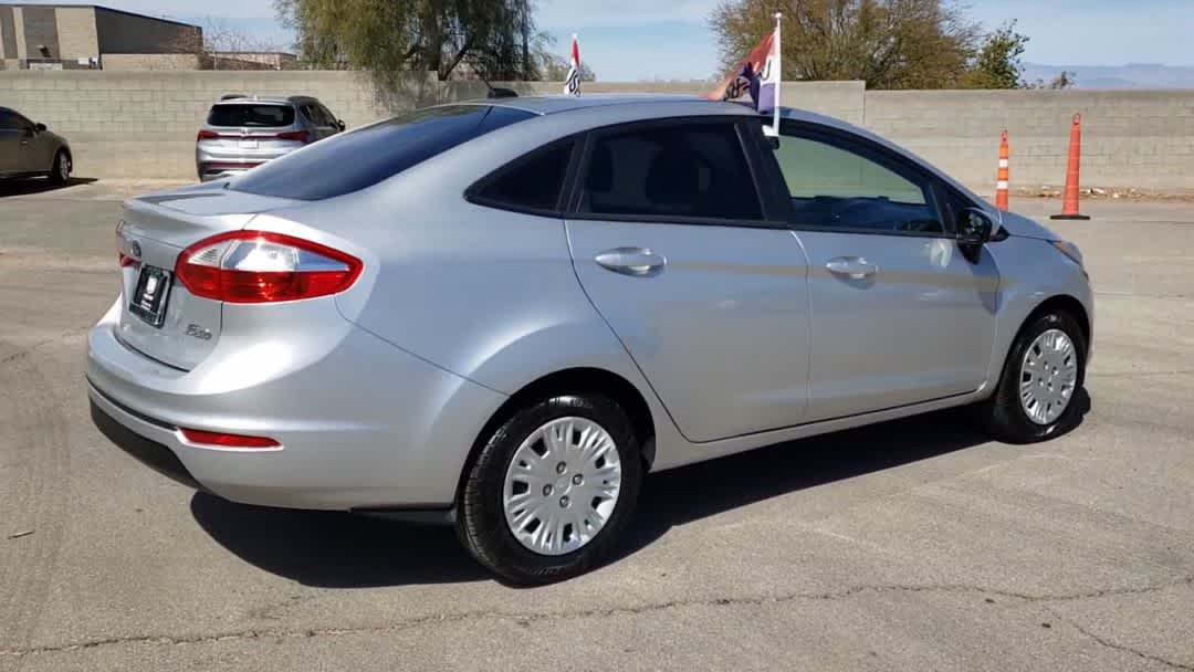 Thumbnail: 2016 Ford Fiesta - 8