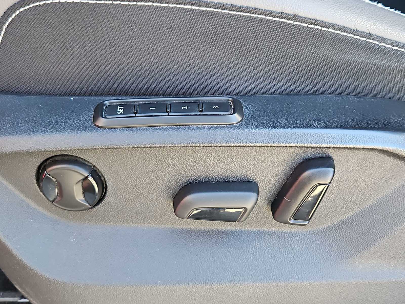 Thumbnail: 2021 Volkswagen Atlas - 17