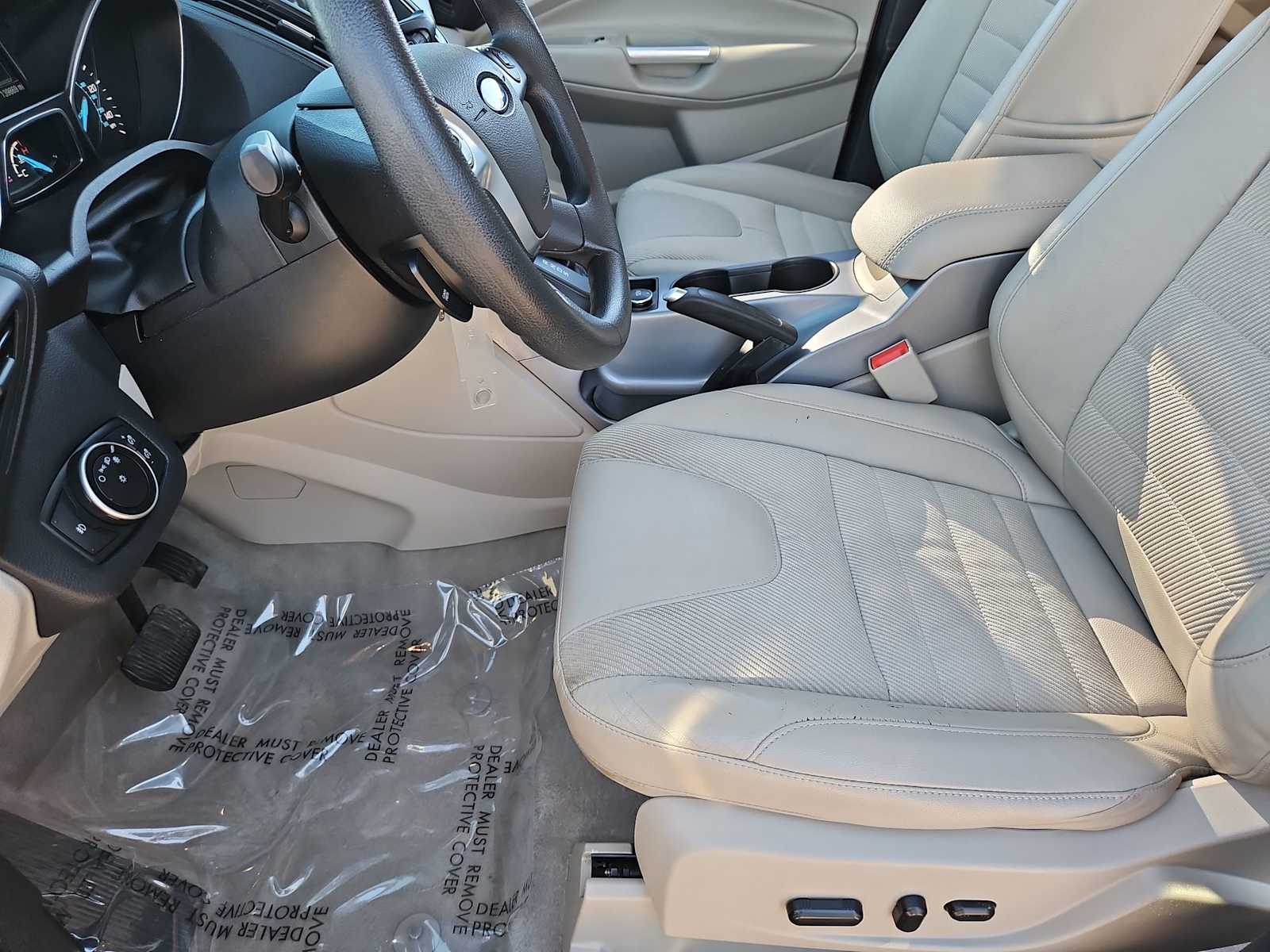 Thumbnail: 2015 Ford Escape - 17