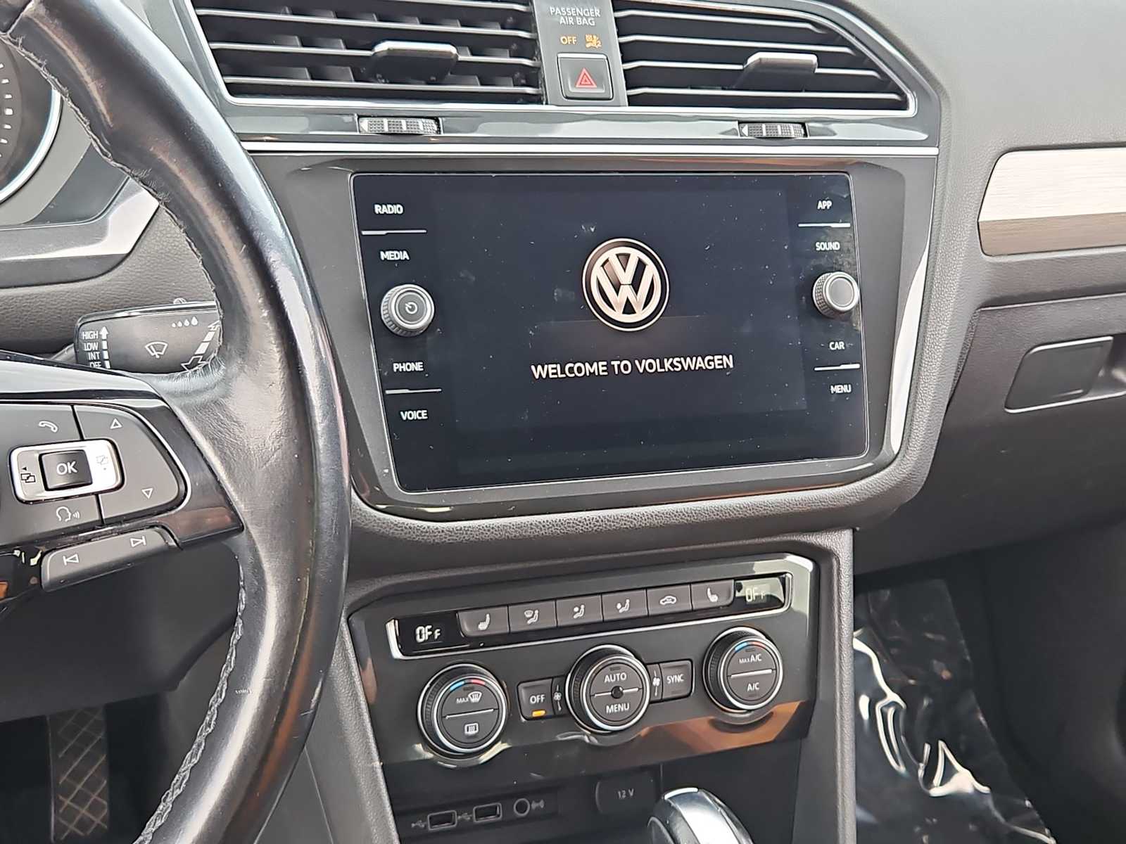 Thumbnail: 2018 Volkswagen Tiguan - 27