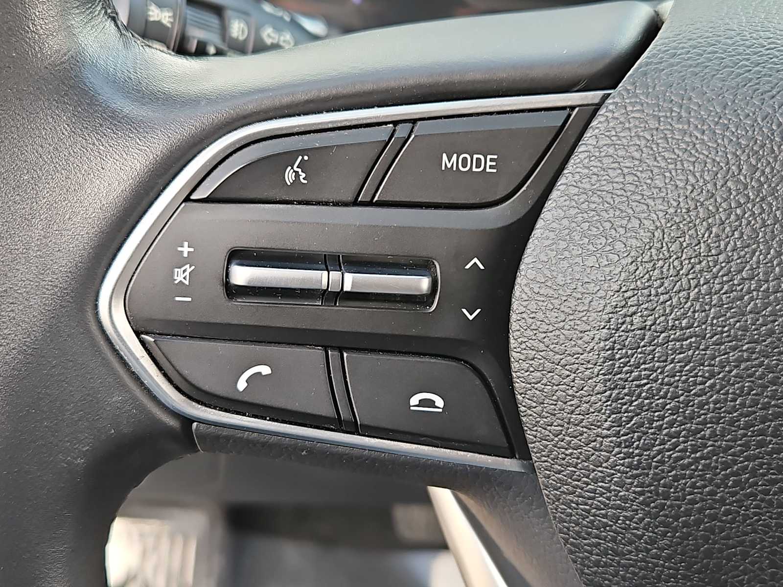 Thumbnail: 2019 Hyundai Santa Fe - 25