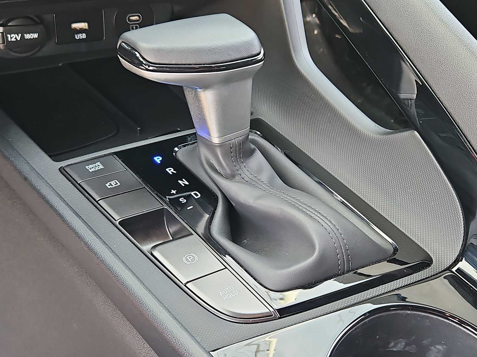 Thumbnail: 2025 Hyundai Elantra - 32