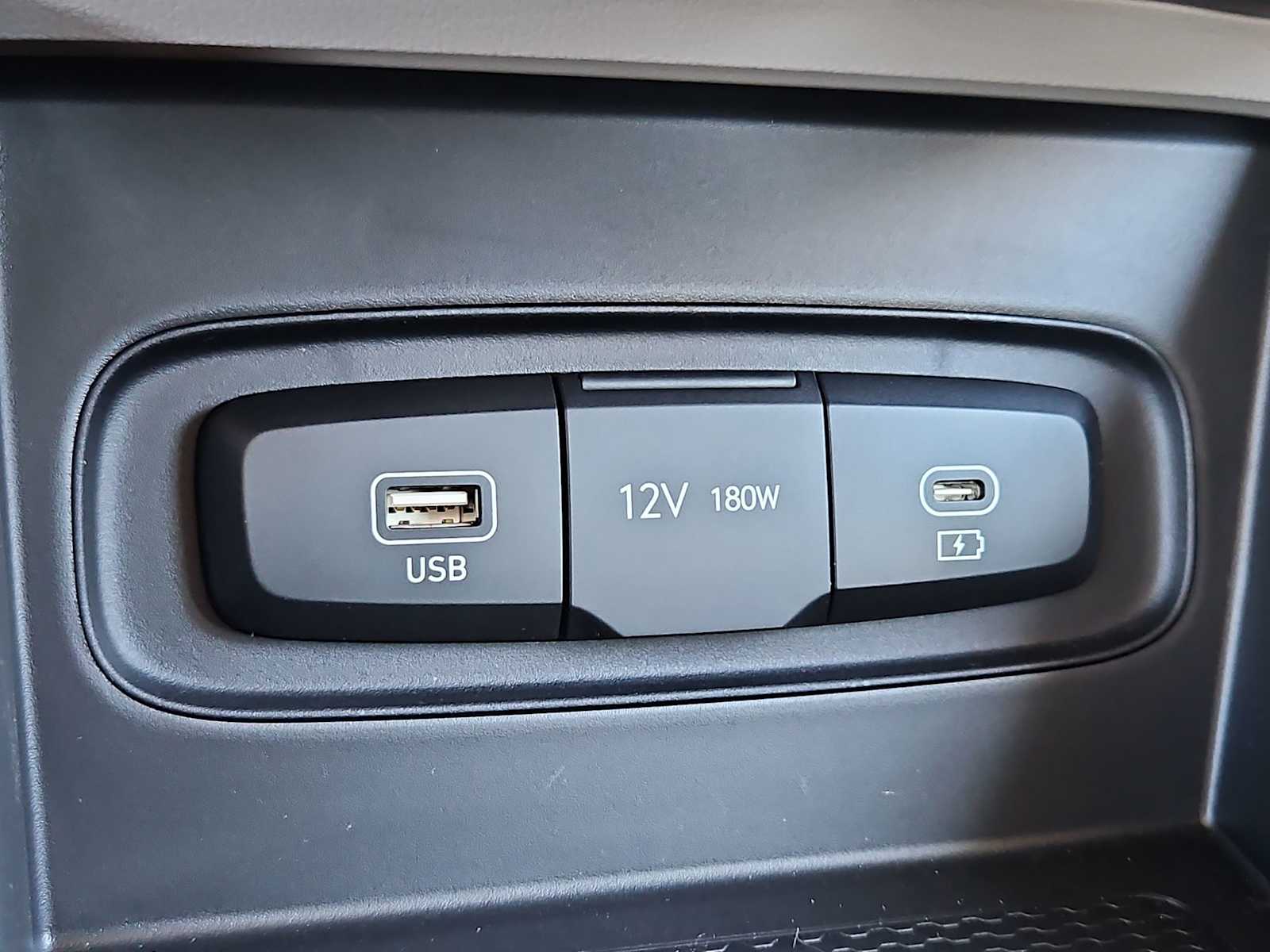 Thumbnail: 2025 Hyundai Venue - 32