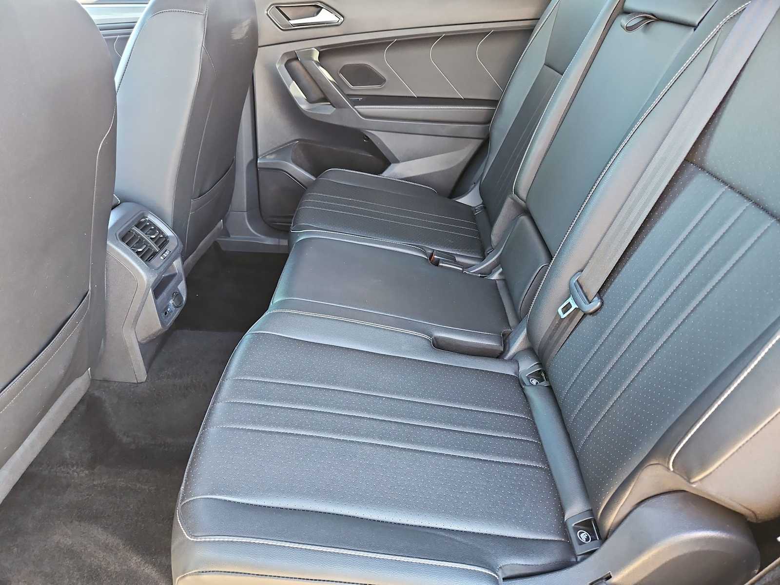 Thumbnail: 2023 Volkswagen Tiguan - 20