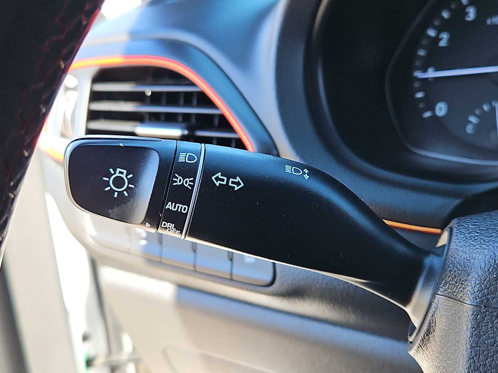 Thumbnail: 2020 Hyundai Elantra - 24