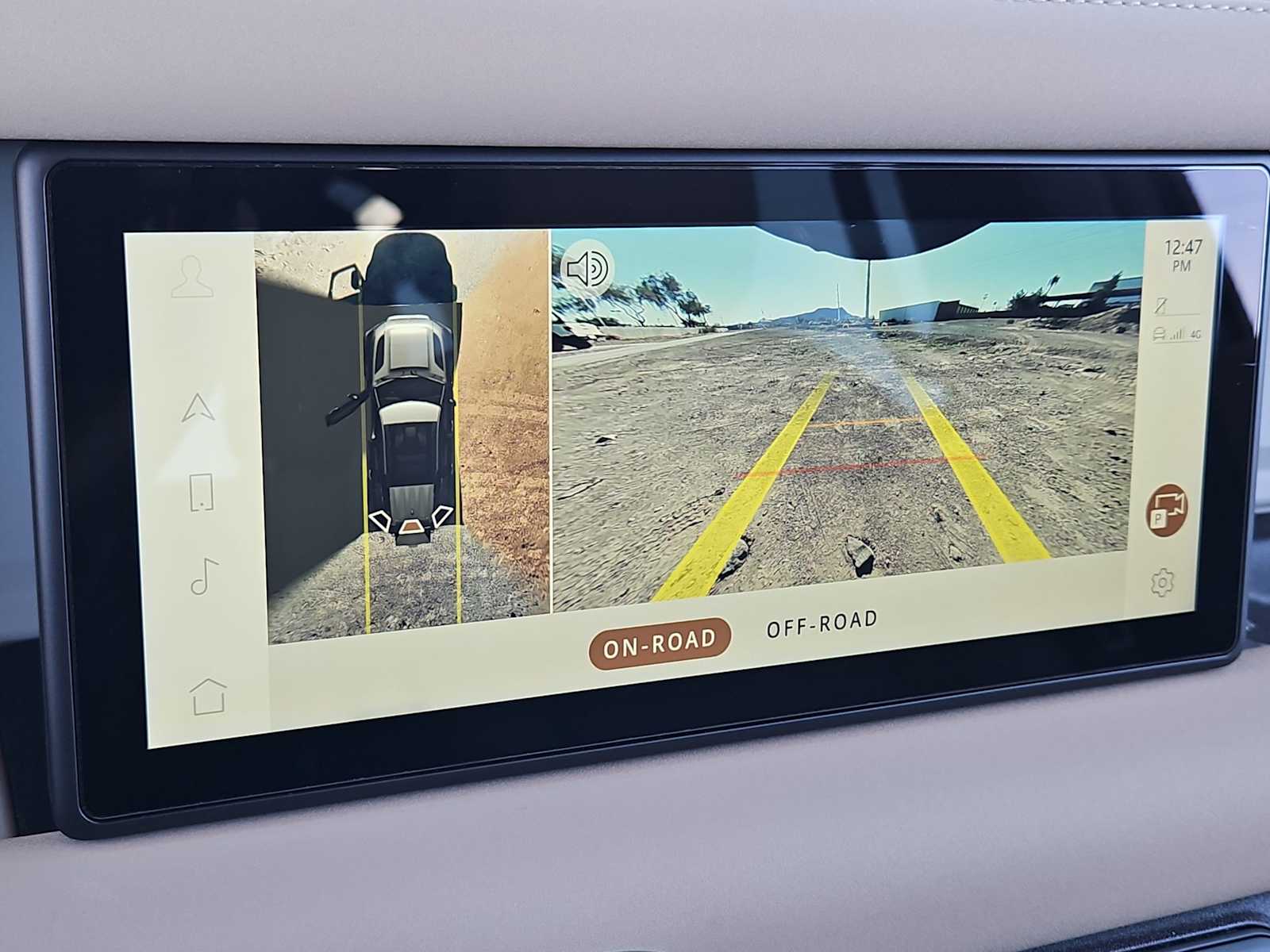 Thumbnail: 2022 Land Rover Defender - 31