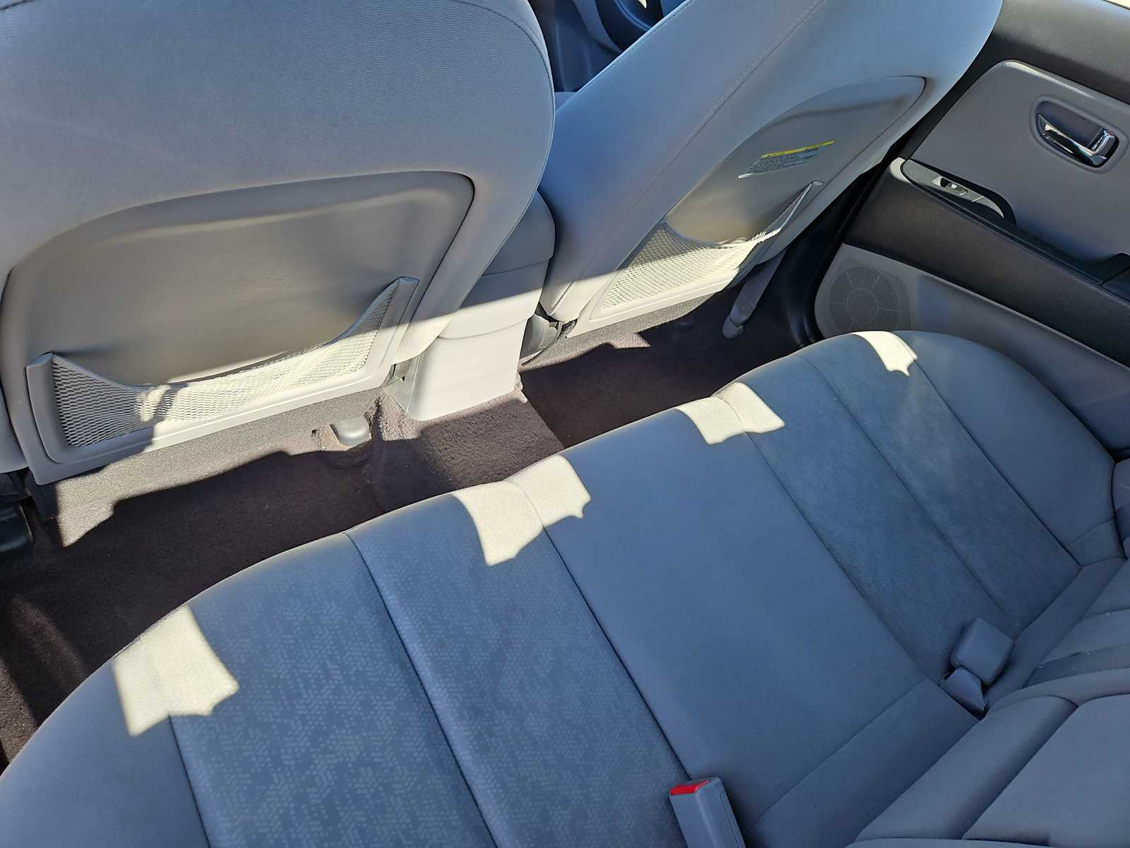 Thumbnail: 2010 Hyundai Elantra - 18