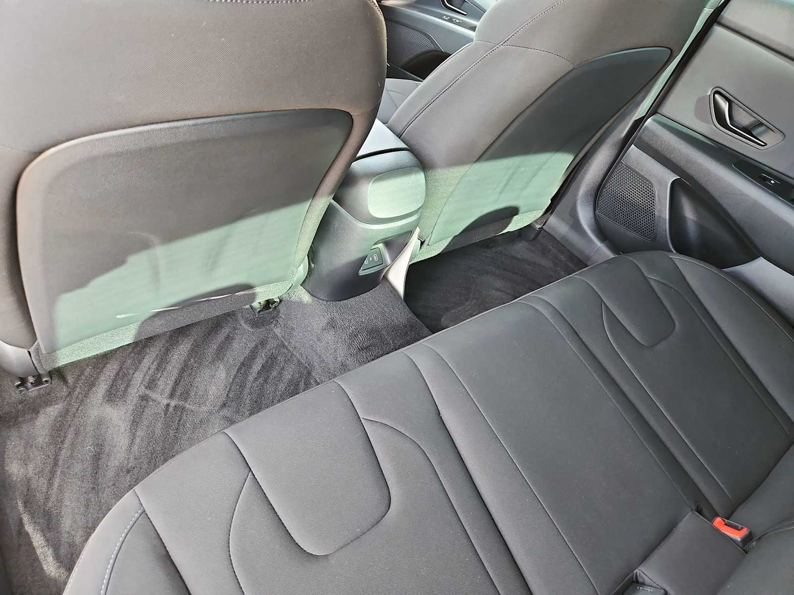 Thumbnail: 2025 Hyundai Elantra - 18