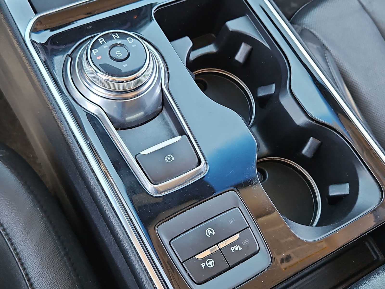 Thumbnail: 2019 Ford Edge - 30