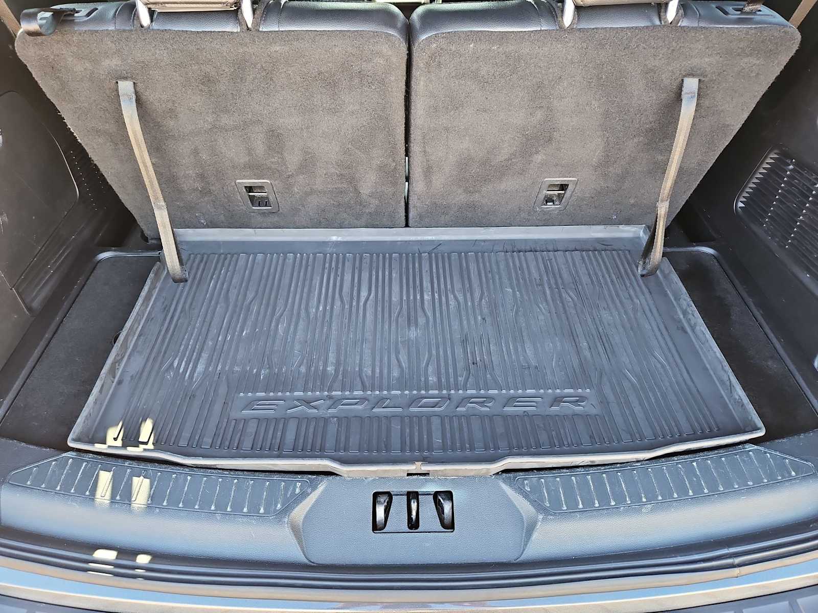 Thumbnail: 2020 Ford Explorer - 35