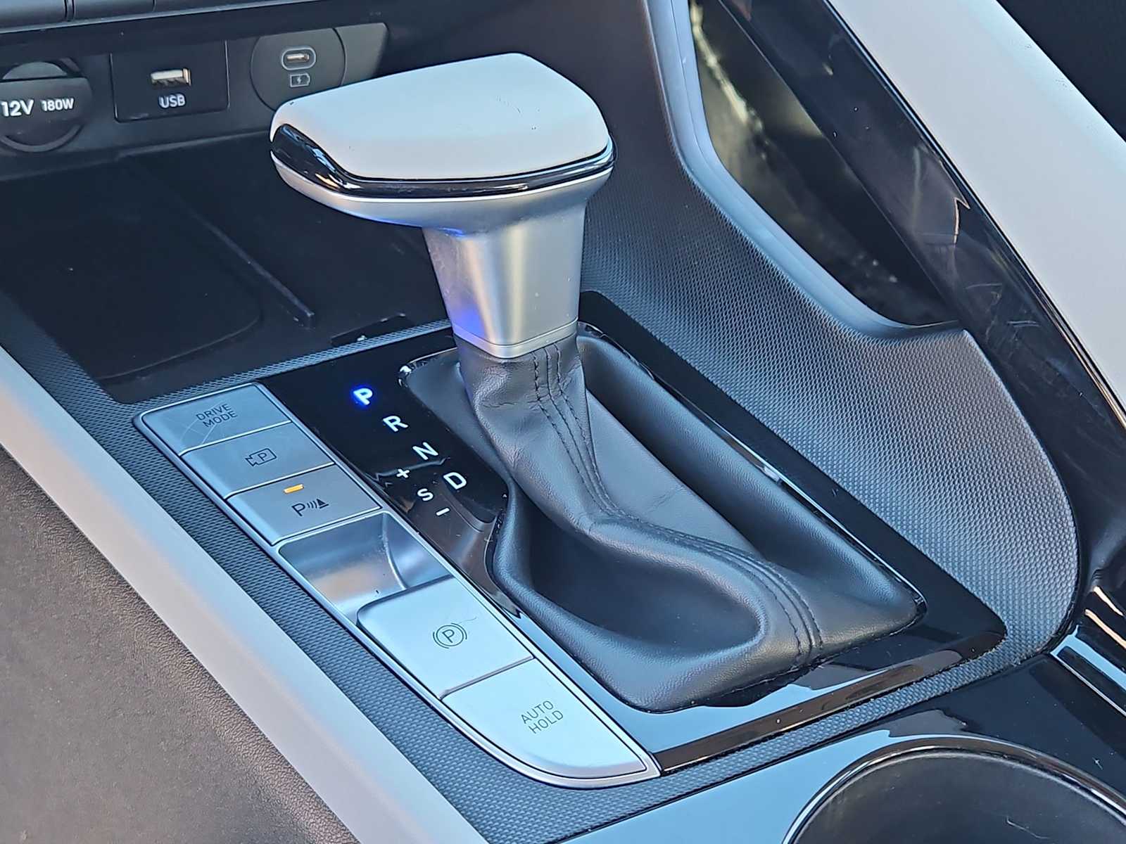 Thumbnail: 2024 Hyundai Elantra - 32