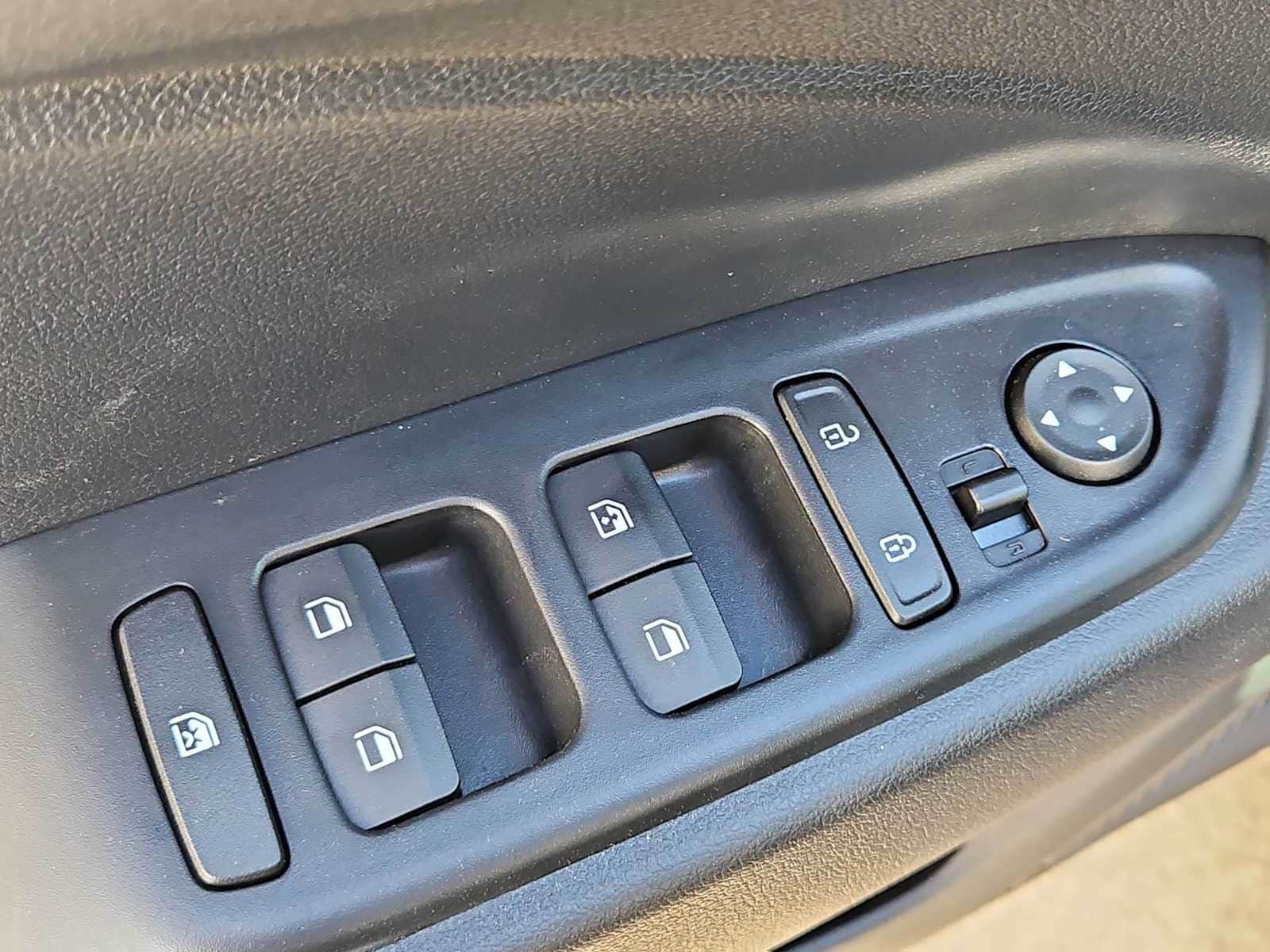 Thumbnail: 2025 Hyundai Venue - 17